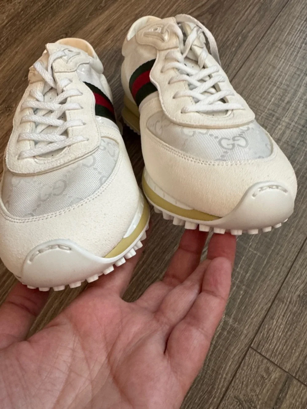 Gucci White Leather Sneakers with Red & Green Stripe - Picture 8 of 11